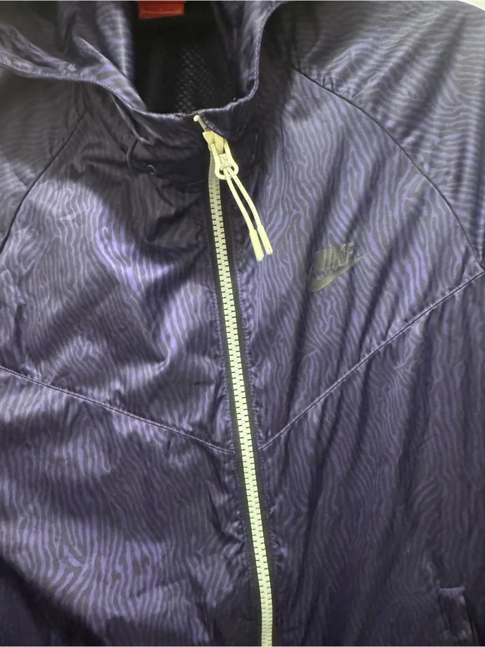 Nike Adult Small Purple Lightweight Hooded Windbreaker Jacket – Small